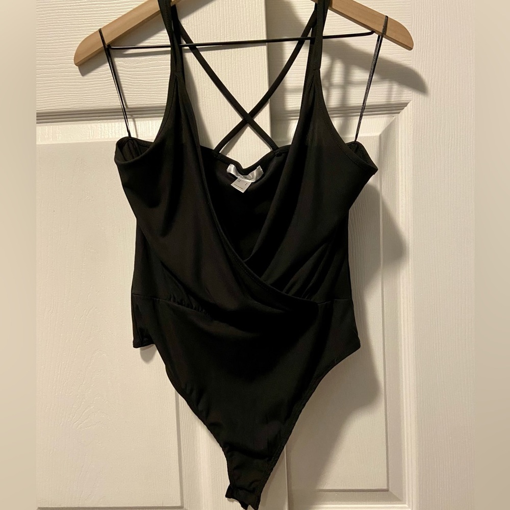Low cut body suit